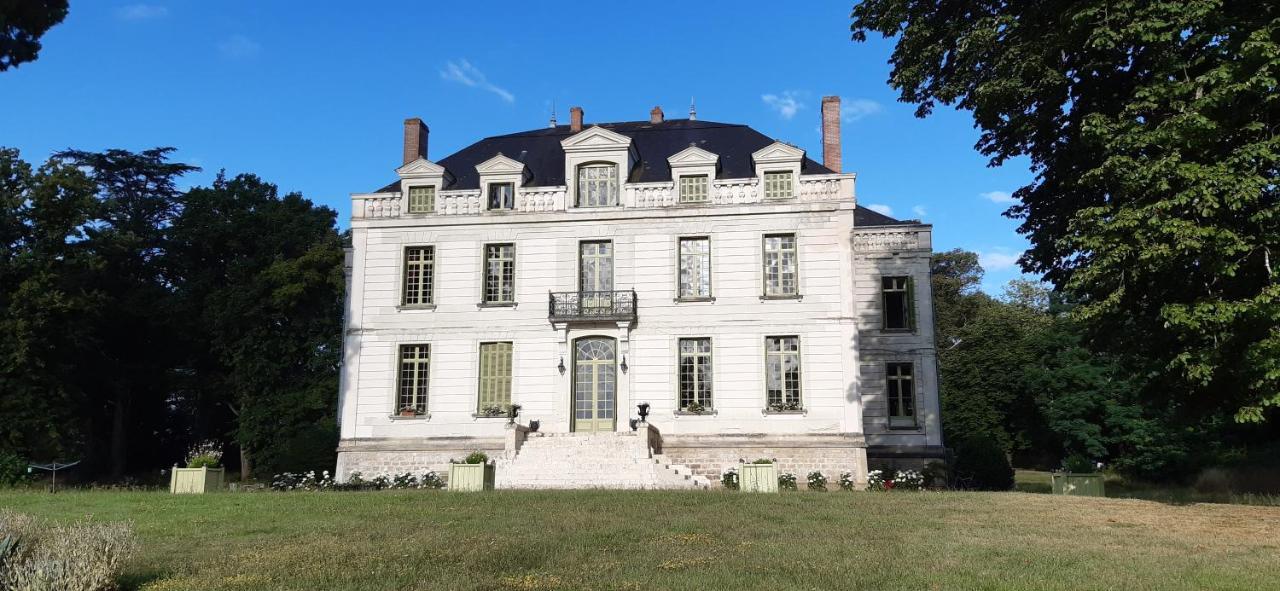 Le Chateau Du Breuil Mazières-de-Touraine Exterior photo