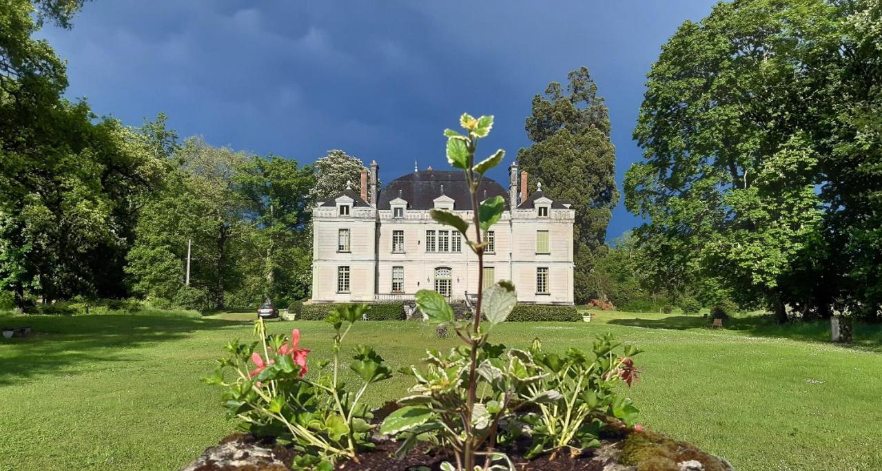 Le Chateau Du Breuil Mazières-de-Touraine Exterior photo